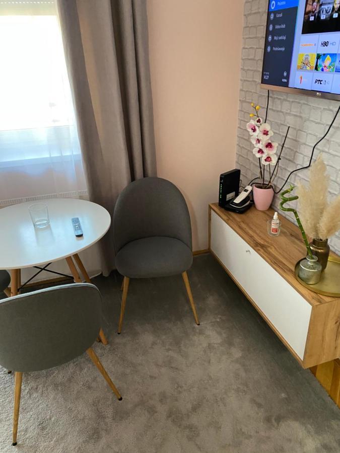 Apartment Cactus 021 Novi Sad Esterno foto